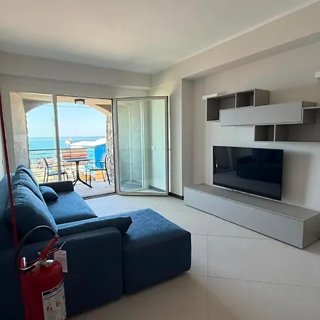 Seafrontbonassola Apartmán *